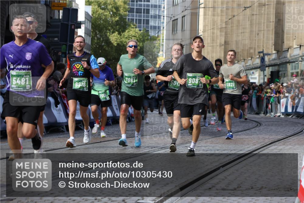 13.09.2026 - 21. swb-Marathon Bremen Strokosch-Dieckow http://msf.ph/oto/10305430 13.09.2026 13:24:09 Ziel 342, 2210, 2288, 2485, 2517, 2560, 3044, 3642, 4601, 4671, 5011, 5116, 5146, 5231, 6157, 6332, 6648, 7105, 7216, 7357, 7475, 7761, 8051, 8052, 8095, 8290, 10059, 10115, 13007, 13197, 776, 1250, 2295, 2491, 4000, 4559, 5012, 5208, 5481, 5928, 5929, 7059, 7069, 7081, 7156, 8082, 8415, 9087, 9573, 9916 meine-sportfotos.de