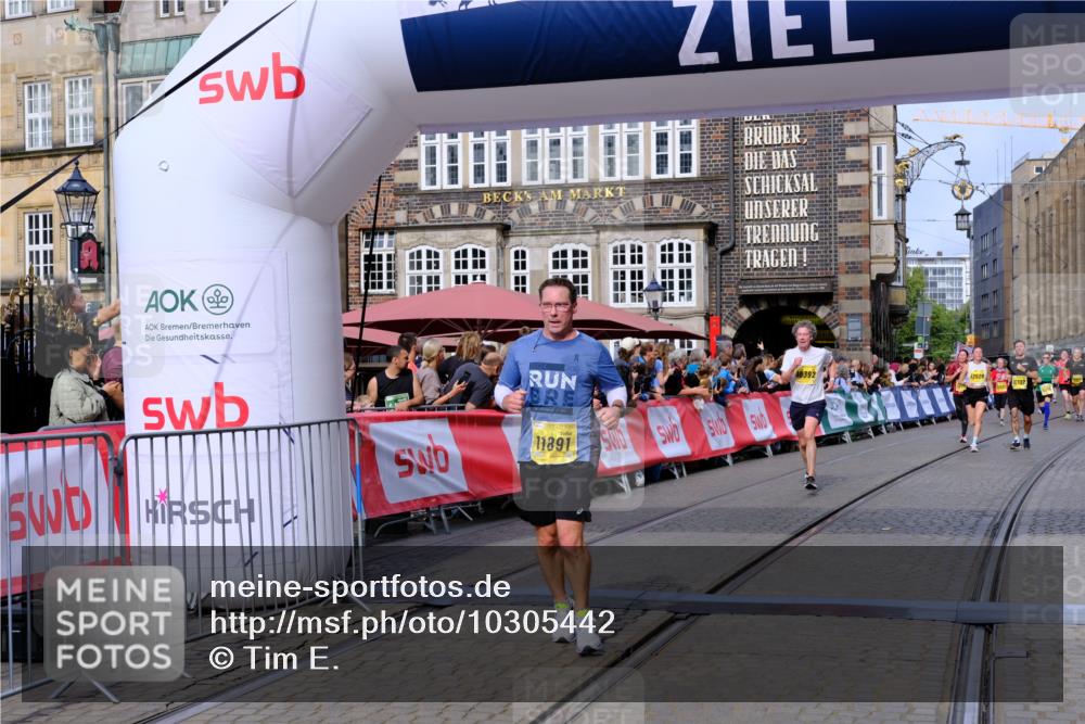 13.09.2026 - 21. swb-Marathon Bremen Tim E. http://msf.ph/oto/10305442 13.09.2026 10:49:20 Ziel 10253, 10293, 10392, 10566, 11316, 11567, 11891, 11896, 12027, 12132, 12149, 12204, 12350, 12450, 12529, 13555, 13577 meine-sportfotos.de