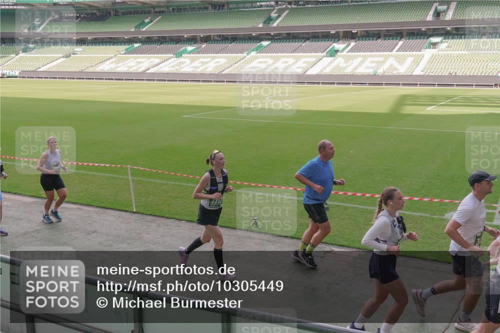 13.09.2026 - 21. swb-Marathon Bremen Michael Burmester http://msf.ph/oto/10305449 13.09.2026 13:36:49 Laufen im Stadion 421, 444, 491, 590, 657, 756, 799, 1015, 1132, 1135, 1279, 1432, 1620, 1726, 1734, 1762, 1887, 1934, 1951, 1974, 1977, 2060, 2078, 2227, 2578, 2639, 2688, 2789, 2842, 2892, 2933, 2939, 3090, 3161, 3169, 3178, 3299, 3303, 3408, 3427, 3463, 3472, 3498, 3499, 3555, 3570, 3573, 3588, 3640, 3731, 3779, 3801, 3839, 3985, 3992, 3993, 4084, 4145, 4200, 4210, 4290, 4416, 4464, 4538, 4801, 4845, 4880, 5000, 5034, 5145, 5182, 5210, 5332, 5461, 5536, 5679, 5818 meine-sportfotos.de