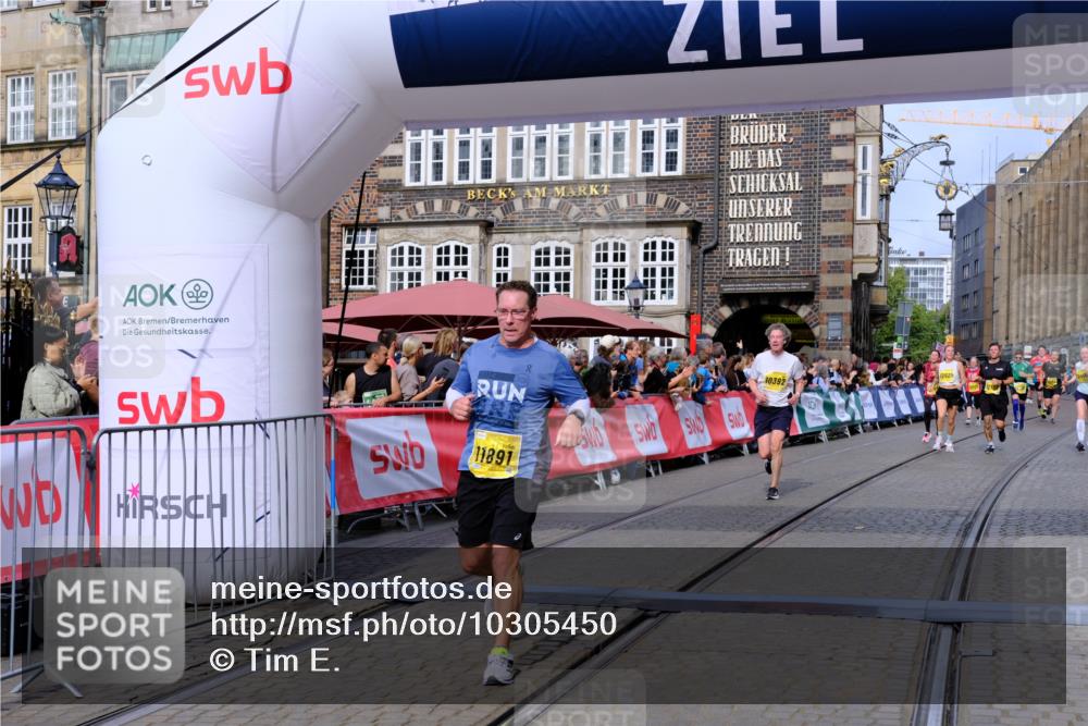 13.09.2026 - 21. swb-Marathon Bremen Tim E. http://msf.ph/oto/10305450 13.09.2026 10:49:20 Ziel 10253, 10293, 10392, 10566, 11316, 11567, 11891, 11896, 12027, 12132, 12149, 12204, 12350, 12450, 12529, 13555, 13577 meine-sportfotos.de