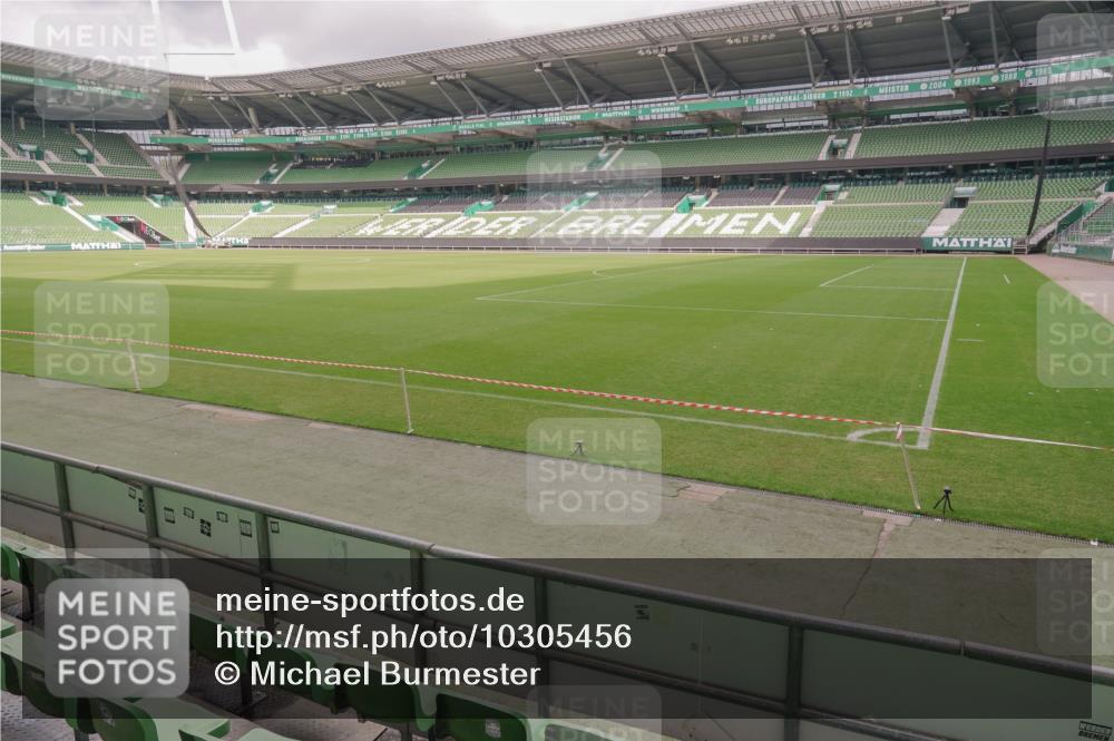 13.09.2026 - 21. swb-Marathon Bremen Michael Burmester http://msf.ph/oto/10305456 13.09.2026 11:37:31 Laufen im Stadion  meine-sportfotos.de