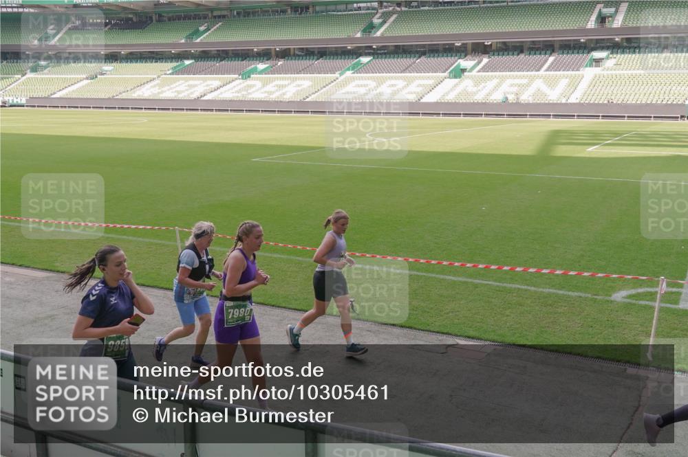 13.09.2026 - 21. swb-Marathon Bremen Michael Burmester http://msf.ph/oto/10305461 13.09.2026 13:36:50 Laufen im Stadion 421, 444, 491, 590, 657, 756, 799, 1015, 1132, 1135, 1279, 1432, 1620, 1726, 1734, 1762, 1887, 1934, 1951, 1974, 1977, 2060, 2078, 2227, 2578, 2639, 2688, 2789, 2842, 2892, 2933, 2939, 3161, 3169, 3178, 3299, 3303, 3408, 3427, 3463, 3472, 3498, 3499, 3555, 3570, 3573, 3588, 3640, 3731, 3779, 3801, 3839, 3985, 3992, 3993, 4084, 4145, 4200, 4210, 4252, 4290, 4416, 4464, 4538, 4801, 4845, 4880, 5000, 5034, 5145, 5182, 5210, 5332, 5461, 5536, 5679, 5818 meine-sportfotos.de