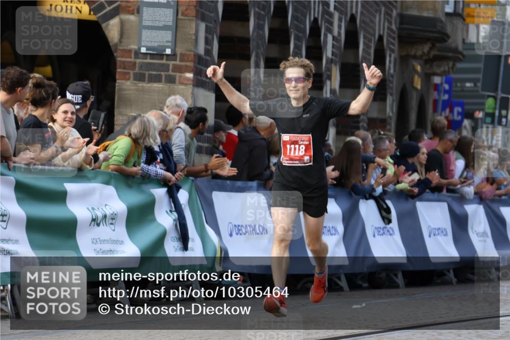 13.09.2026 - 21. swb-Marathon Bremen Strokosch-Dieckow http://msf.ph/oto/10305464 13.09.2026 12:59:24 Ziel 1118, 1508, 1751, 3584, 3688, 4399, 4847, 6991, 8994, 9120, 9329, 126, 277, 466, 862, 1852, 3251, 4964, 5316, 5828 meine-sportfotos.de