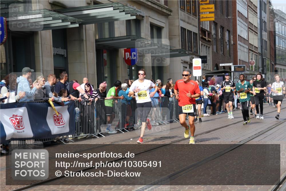 13.09.2026 - 21. swb-Marathon Bremen Strokosch-Dieckow http://msf.ph/oto/10305491 13.09.2026 10:53:08 Ziel 10222, 10448, 10479, 10585, 10626, 10757, 10780, 10821, 10845, 10886, 11168, 11242, 11379, 11446, 11590, 11800, 12040, 12056, 12119, 12275, 12308, 12461, 10284, 10304, 10585, 10714, 10734, 10863, 11012, 11038, 11238, 11282, 11386, 11575, 11766, 12019, 12170, 12369, 12398 meine-sportfotos.de