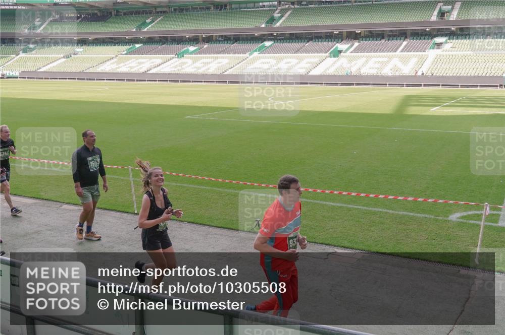 13.09.2026 - 21. swb-Marathon Bremen Michael Burmester http://msf.ph/oto/10305508 13.09.2026 13:36:53 Laufen im Stadion 421, 444, 491, 590, 657, 756, 799, 1015, 1132, 1135, 1279, 1432, 1620, 1726, 1734, 1762, 1887, 1934, 1951, 2060, 2078, 2227, 2578, 2639, 2688, 2789, 2842, 2892, 2933, 2939, 3161, 3169, 3178, 3299, 3303, 3408, 3427, 3463, 3472, 3498, 3499, 3555, 3570, 3573, 3588, 3640, 3731, 3779, 3801, 3839, 3985, 3992, 3993, 4084, 4145, 4200, 4210, 4252, 4290, 4416, 4464, 4538, 4801, 4845, 4880, 5000, 5034, 5145, 5182, 5210, 5332, 5461, 5536, 5679, 5818 meine-sportfotos.de