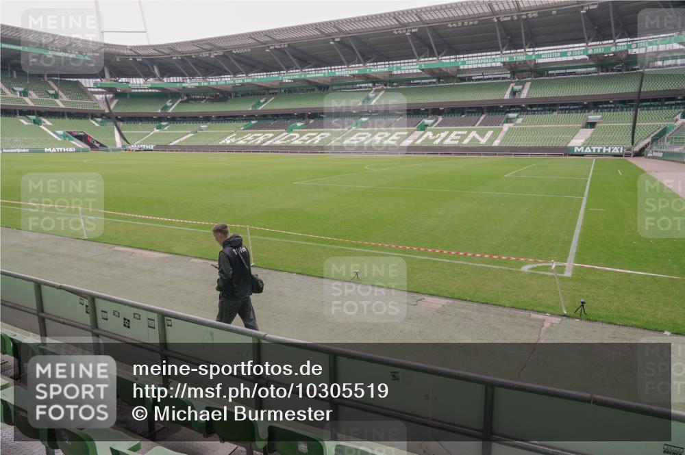 13.09.2026 - 21. swb-Marathon Bremen Michael Burmester http://msf.ph/oto/10305519 13.09.2026 11:45:17 Laufen im Stadion  meine-sportfotos.de