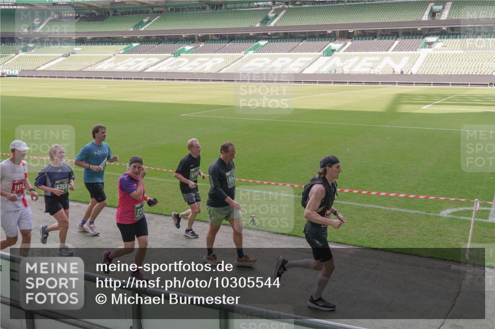 13.09.2026 - 21. swb-Marathon Bremen Michael Burmester http://msf.ph/oto/10305544 13.09.2026 13:36:55 Laufen im Stadion 421, 444, 491, 590, 657, 756, 799, 1015, 1132, 1135, 1279, 1432, 1620, 1726, 1734, 1762, 1887, 1934, 1951, 2060, 2078, 2227, 2578, 2639, 2688, 2789, 2842, 2892, 2933, 2939, 3161, 3169, 3178, 3299, 3303, 3408, 3427, 3463, 3472, 3498, 3499, 3555, 3570, 3573, 3588, 3640, 3731, 3779, 3801, 3839, 3985, 3992, 3993, 4084, 4145, 4200, 4210, 4252, 4290, 4416, 4464, 4538, 4801, 4845, 4880, 5000, 5034, 5145, 5182, 5210, 5332, 5461, 5536, 5679, 5818 meine-sportfotos.de