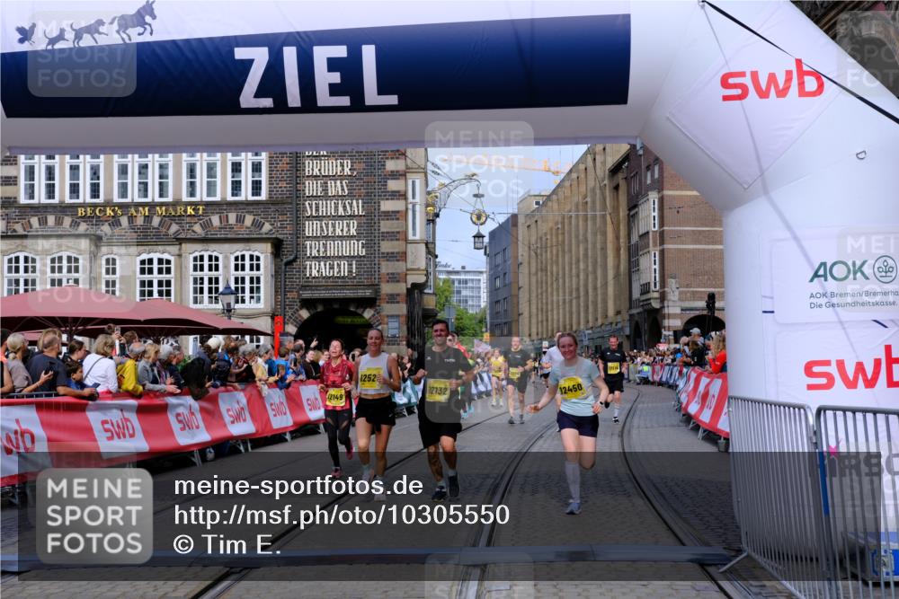 13.09.2026 - 21. swb-Marathon Bremen Tim E. http://msf.ph/oto/10305550 13.09.2026 10:49:24 Ziel 10253, 10293, 10294, 10392, 10514, 10566, 10655, 11316, 11567, 11891, 11896, 11984, 12027, 12132, 12149, 12350, 12450, 12529, 13555, 13577 meine-sportfotos.de