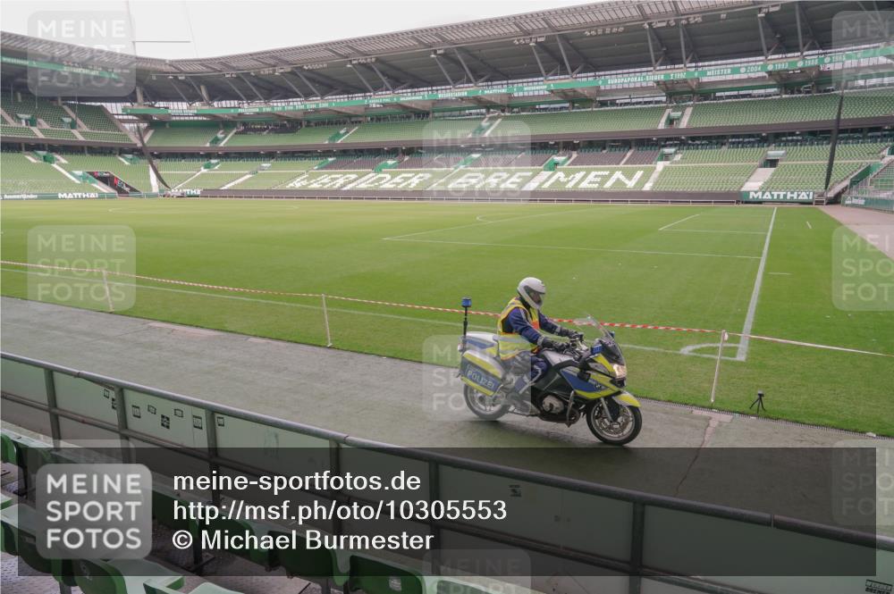 13.09.2026 - 21. swb-Marathon Bremen Michael Burmester http://msf.ph/oto/10305553 13.09.2026 11:53:44 Laufen im Stadion  meine-sportfotos.de