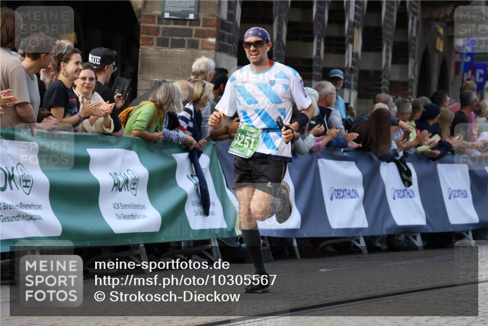 13.09.2026 - 21. swb-Marathon Bremen Strokosch-Dieckow http://msf.ph/oto/10305567 13.09.2026 12:59:28 Ziel 658, 1118, 1508, 1751, 1993, 3584, 3688, 4399, 6991, 8383, 8994, 9120, 9329, 126, 277, 466, 862, 1852, 3251, 4964, 5316, 5828, 6557 meine-sportfotos.de