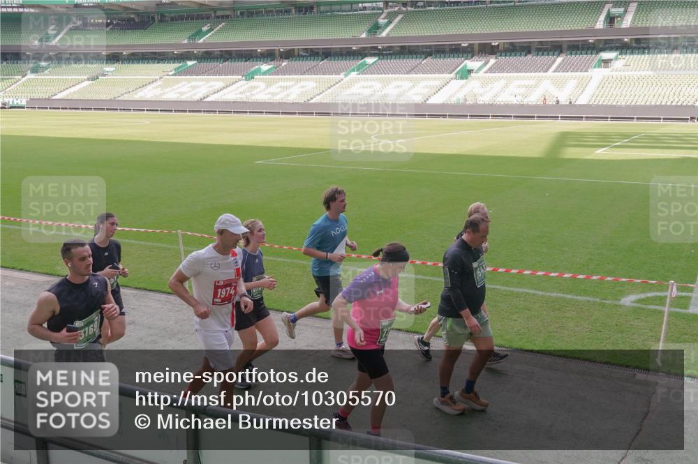 13.09.2026 - 21. swb-Marathon Bremen Michael Burmester http://msf.ph/oto/10305570 13.09.2026 13:36:56 Laufen im Stadion 421, 444, 491, 590, 657, 756, 799, 1015, 1132, 1135, 1279, 1432, 1620, 1726, 1734, 1762, 1887, 1934, 1951, 2060, 2078, 2227, 2578, 2639, 2688, 2789, 2842, 2892, 2933, 2939, 3161, 3169, 3178, 3299, 3303, 3408, 3427, 3463, 3472, 3498, 3499, 3555, 3570, 3573, 3588, 3640, 3731, 3779, 3801, 3839, 3985, 3992, 3993, 4084, 4145, 4200, 4210, 4252, 4290, 4416, 4464, 4538, 4801, 4845, 4880, 5000, 5034, 5145, 5166, 5182, 5210, 5332, 5461, 5536, 5679, 5818 meine-sportfotos.de