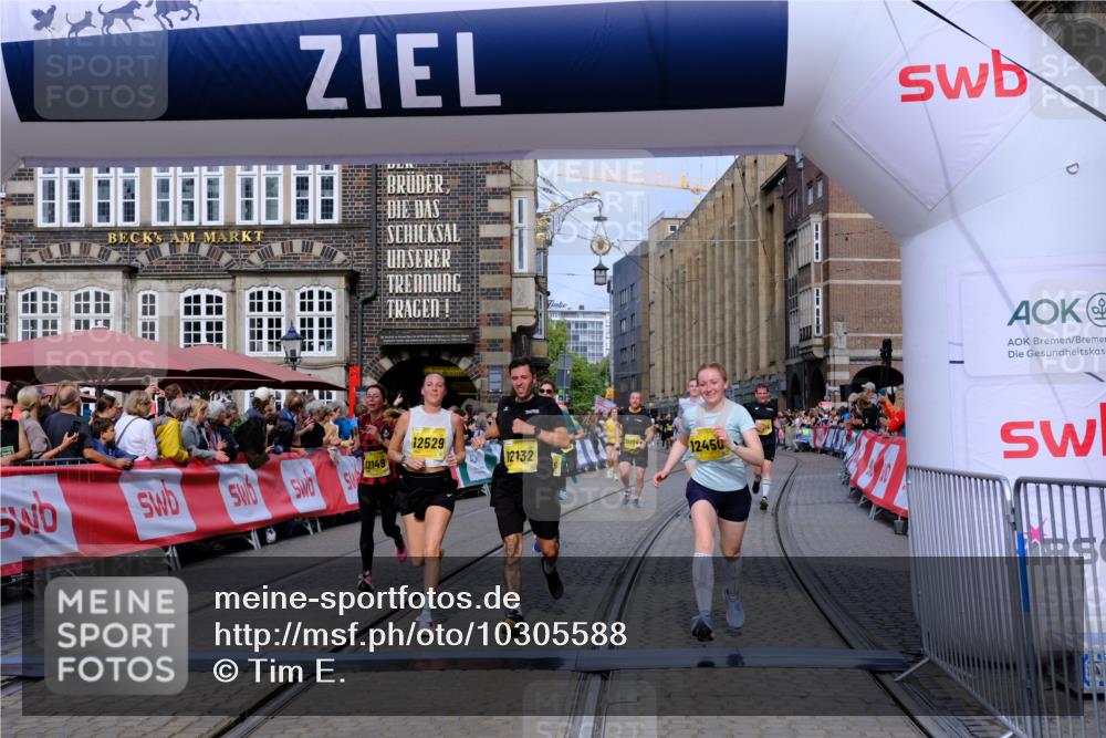 13.09.2026 - 21. swb-Marathon Bremen Tim E. http://msf.ph/oto/10305588 13.09.2026 10:49:25 Ziel 10253, 10293, 10294, 10392, 10514, 10566, 10655, 11316, 11567, 11891, 11896, 11984, 12027, 12132, 12149, 12350, 12450, 12529, 13555, 13577 meine-sportfotos.de