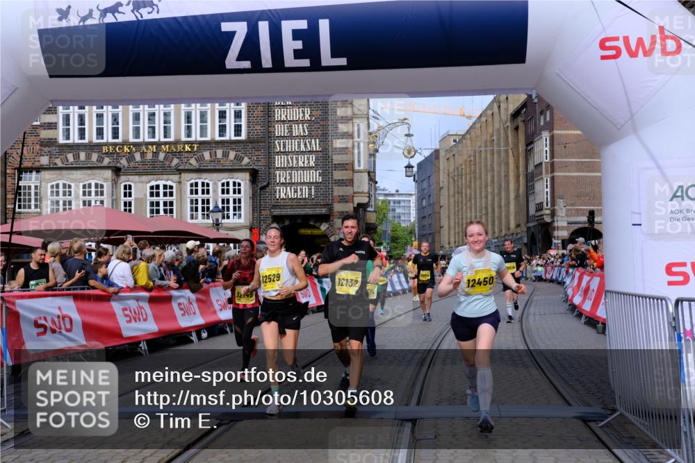 13.09.2026 - 21. swb-Marathon Bremen Tim E. http://msf.ph/oto/10305608 13.09.2026 10:49:25 Ziel 10253, 10293, 10294, 10392, 10514, 10566, 10655, 11316, 11567, 11891, 11896, 11984, 12027, 12132, 12149, 12350, 12450, 12529, 13555, 13577 meine-sportfotos.de