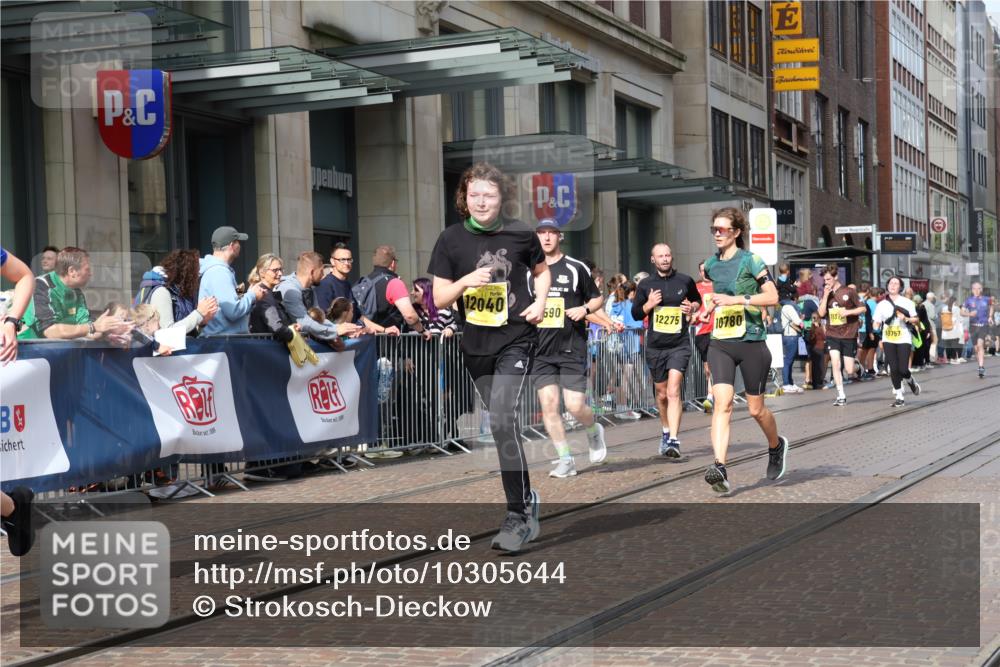 13.09.2026 - 21. swb-Marathon Bremen Strokosch-Dieckow http://msf.ph/oto/10305644 13.09.2026 10:53:13 Ziel 10141, 10222, 10227, 10478, 10479, 10626, 10757, 10780, 10821, 10838, 10845, 10886, 10905, 11168, 11242, 11379, 11446, 11502, 11590, 11800, 12040, 12056, 12119, 12275, 12308, 12331, 12341, 13597, 10284, 10304, 10448, 10585, 10714, 10863, 11012, 11238, 11282, 11386, 11575, 11766, 12019, 12040, 12170, 12275, 12369, 12398, 12461 meine-sportfotos.de