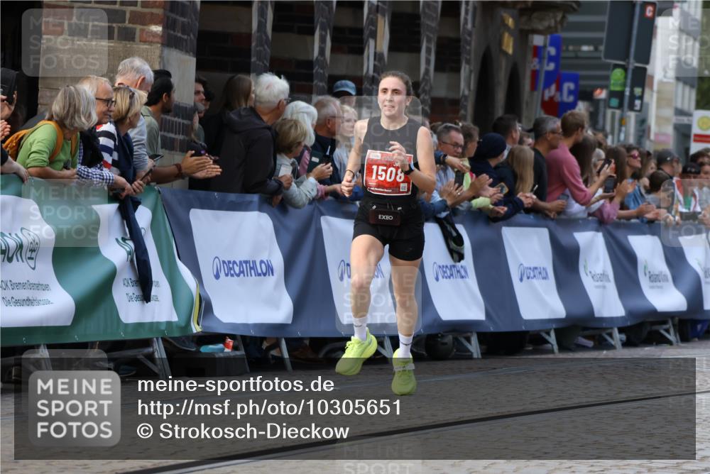 13.09.2026 - 21. swb-Marathon Bremen Strokosch-Dieckow http://msf.ph/oto/10305651 13.09.2026 12:59:35 Ziel 658, 1248, 1508, 1751, 1800, 1993, 2651, 3584, 3688, 4096, 6991, 8383, 9533, 126, 277, 1320, 1485, 1852, 4964, 5828, 6557, 8850 meine-sportfotos.de