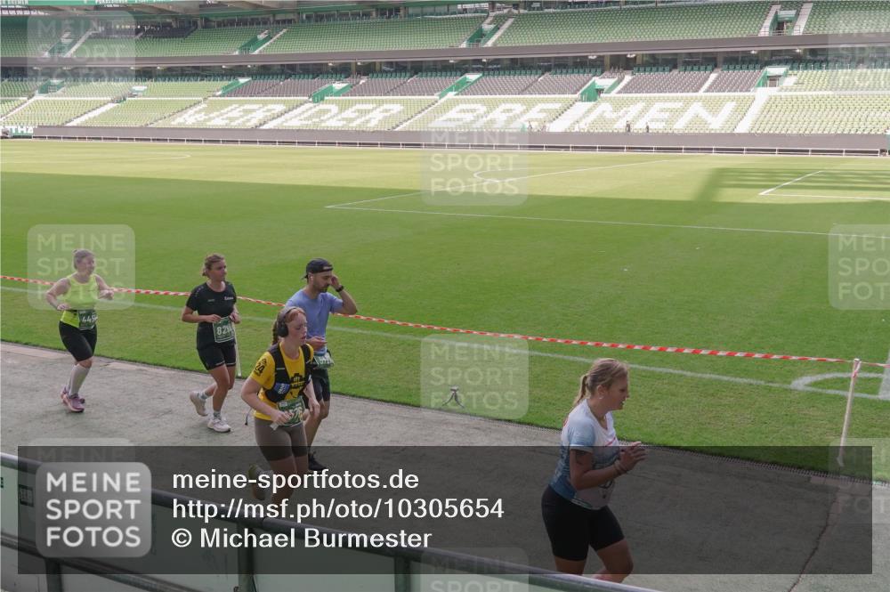 13.09.2026 - 21. swb-Marathon Bremen Michael Burmester http://msf.ph/oto/10305654 13.09.2026 13:37:02 Laufen im Stadion 360, 410, 421, 444, 491, 590, 657, 756, 799, 971, 1015, 1132, 1135, 1279, 1432, 1620, 1726, 1734, 1762, 1887, 1934, 1951, 2060, 2078, 2227, 2578, 2639, 2688, 2772, 2789, 2842, 2892, 2933, 2939, 3161, 3169, 3178, 3299, 3303, 3408, 3427, 3463, 3472, 3498, 3499, 3555, 3570, 3573, 3588, 3640, 3646, 3731, 3779, 3801, 3839, 3985, 3992, 3993, 4084, 4145, 4210, 4252, 4416, 4464, 4538, 4801, 4845, 4939, 5034, 5145, 5166, 5182, 5210, 5332, 5461, 5536, 5679 meine-sportfotos.de