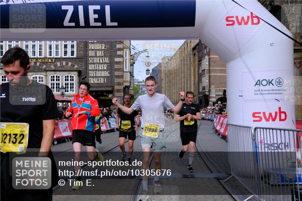 13.09.2026 - 21. swb-Marathon Bremen Tim E. http://msf.ph/oto/10305676 13.09.2026 10:49:28 Ziel 10253, 10293, 10294, 10392, 10514, 10566, 10655, 11316, 11567, 11891, 11896, 11984, 12132, 12149, 12350, 12450, 12529, 13577 meine-sportfotos.de