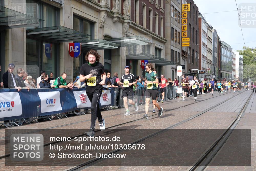 13.09.2026 - 21. swb-Marathon Bremen Strokosch-Dieckow http://msf.ph/oto/10305678 13.09.2026 10:53:14 Ziel 10141, 10174, 10222, 10227, 10478, 10479, 10626, 10757, 10780, 10821, 10838, 10845, 10886, 10905, 11168, 11242, 11379, 11446, 11502, 11590, 11800, 12056, 12119, 12308, 12331, 12341, 13597, 10284, 10304, 10448, 10585, 10714, 10863, 11012, 11238, 11282, 11386, 11575, 11766, 12040, 12170, 12275, 12369, 12398, 12461 meine-sportfotos.de