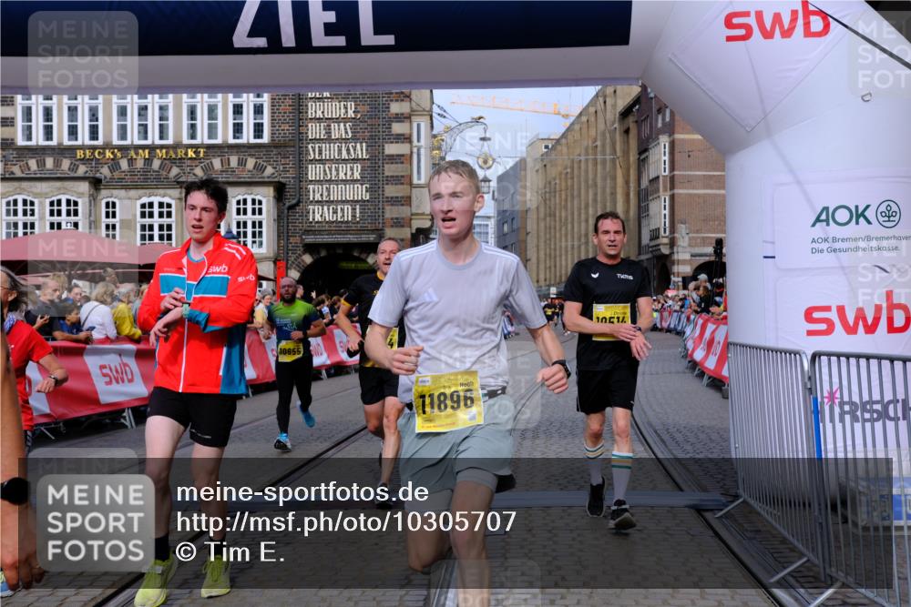 13.09.2026 - 21. swb-Marathon Bremen Tim E. http://msf.ph/oto/10305707 13.09.2026 10:49:29 Ziel 10294, 10392, 10514, 10566, 10655, 11316, 11567, 11621, 11891, 11896, 11984, 12132, 12149, 12350, 12450, 12529, 13577 meine-sportfotos.de