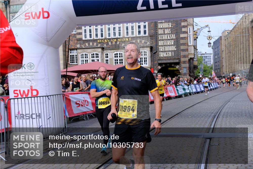 13.09.2026 - 21. swb-Marathon Bremen Tim E. http://msf.ph/oto/10305733 13.09.2026 10:49:30 Ziel 10294, 10392, 10514, 10566, 10655, 11316, 11567, 11621, 11891, 11896, 11984, 12132, 12149, 12450, 12529, 13577 meine-sportfotos.de