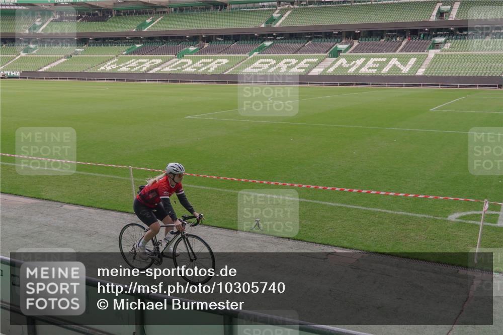 13.09.2026 - 21. swb-Marathon Bremen Michael Burmester http://msf.ph/oto/10305740 13.09.2026 12:00:53 Laufen im Stadion 1956 meine-sportfotos.de