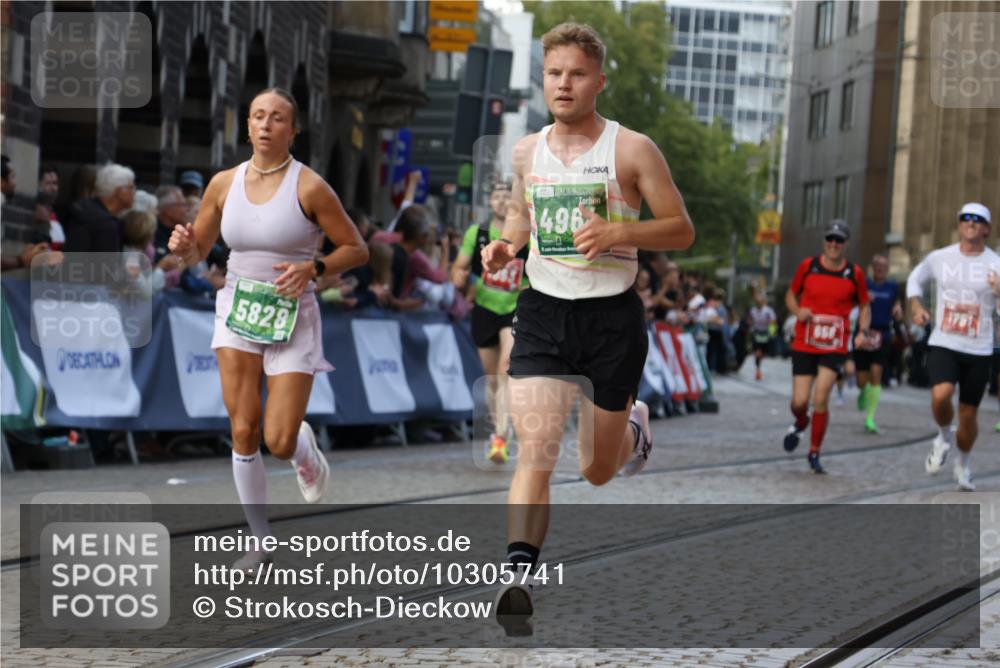 13.09.2026 - 21. swb-Marathon Bremen Strokosch-Dieckow http://msf.ph/oto/10305741 13.09.2026 12:59:37 Ziel 658, 1248, 1508, 1751, 1800, 1993, 2651, 3584, 4096, 6991, 8383, 9533, 126, 277, 807, 1320, 1485, 1852, 6557, 8850 meine-sportfotos.de