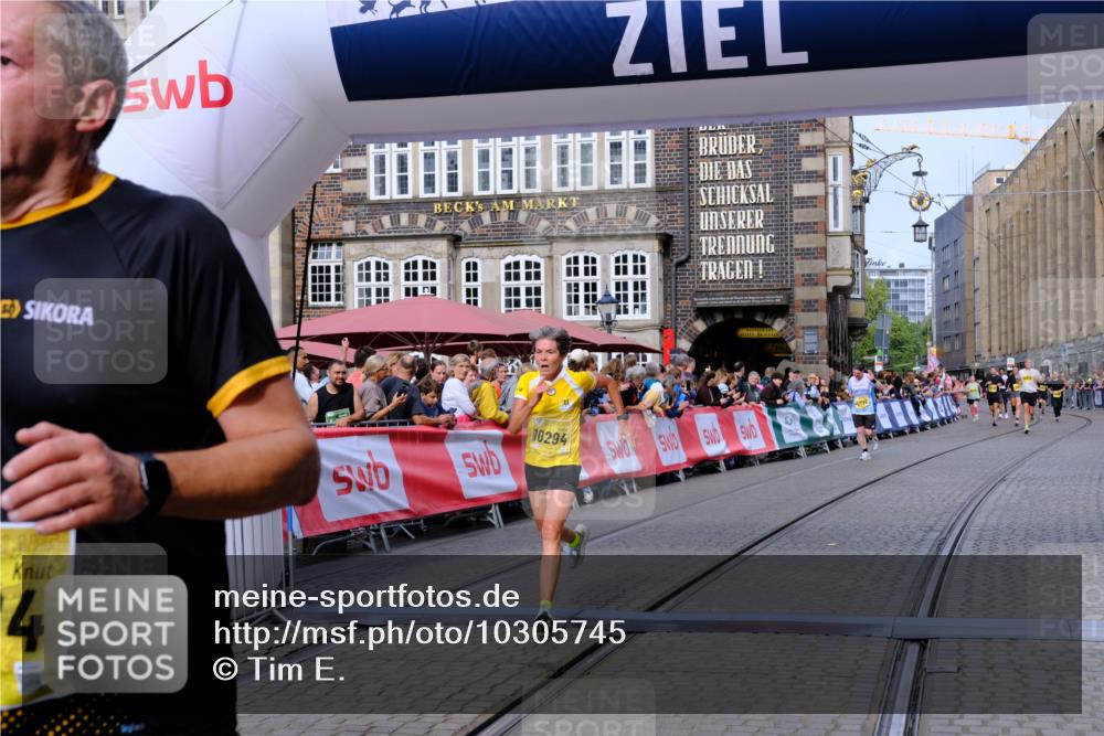 13.09.2026 - 21. swb-Marathon Bremen Tim E. http://msf.ph/oto/10305745 13.09.2026 10:49:31 Ziel 10294, 10392, 10514, 10655, 11316, 11567, 11621, 11891, 11896, 11984, 12132, 12149, 12450, 12529, 13577 meine-sportfotos.de