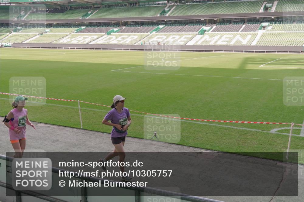13.09.2026 - 21. swb-Marathon Bremen Michael Burmester http://msf.ph/oto/10305757 13.09.2026 13:37:16 Laufen im Stadion 144, 360, 410, 421, 444, 491, 590, 756, 799, 848, 971, 1015, 1132, 1135, 1279, 1432, 1620, 1734, 1762, 1887, 1934, 1951, 2060, 2078, 2227, 2639, 2688, 2772, 2842, 2892, 2933, 2939, 3161, 3169, 3178, 3299, 3303, 3408, 3427, 3463, 3498, 3499, 3570, 3573, 3588, 3640, 3646, 3731, 3779, 3839, 3919, 3985, 3992, 3993, 4084, 4145, 4210, 4252, 4314, 4416, 4464, 4538, 4801, 4845, 4939, 5034, 5145, 5166, 5182, 5210, 5332, 5461, 5536, 5679, 170 meine-sportfotos.de
