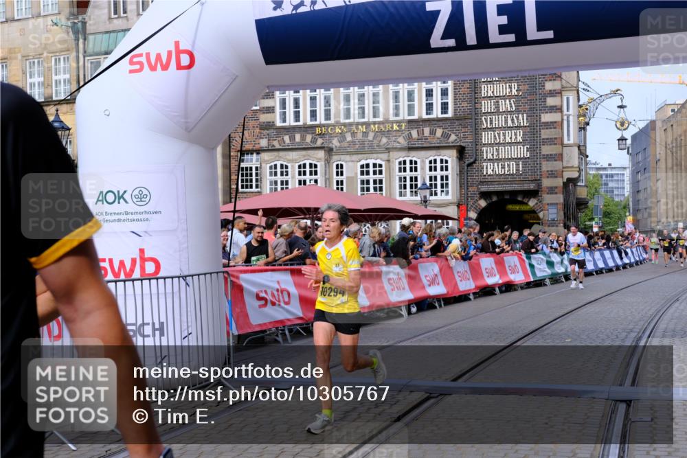 13.09.2026 - 21. swb-Marathon Bremen Tim E. http://msf.ph/oto/10305767 13.09.2026 10:49:32 Ziel 10294, 10392, 10514, 10655, 11316, 11567, 11621, 11891, 11896, 11984, 12132, 12149, 12376, 12450, 12529, 13577 meine-sportfotos.de