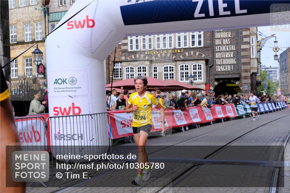 13.09.2026 - 21. swb-Marathon Bremen Tim E. http://msf.ph/oto/10305780 13.09.2026 10:49:32 Ziel 10294, 10392, 10514, 10655, 11316, 11567, 11621, 11891, 11896, 11984, 12132, 12149, 12376, 12450, 12529, 13577 meine-sportfotos.de