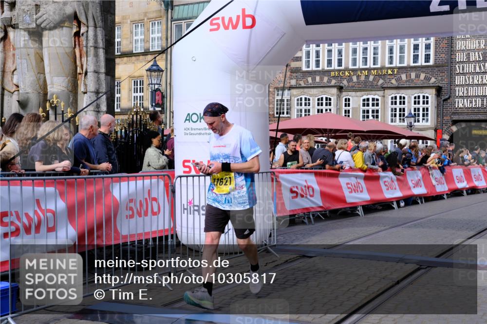 13.09.2026 - 21. swb-Marathon Bremen Tim E. http://msf.ph/oto/10305817 13.09.2026 10:49:38 Ziel 10294, 10514, 10655, 10739, 10835, 10846, 10910, 11191, 11316, 11567, 11621, 11635, 11896, 11984, 12149, 12376, 13577 meine-sportfotos.de
