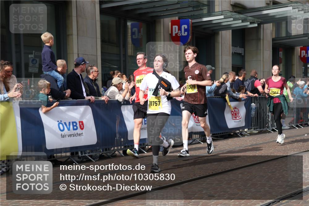 13.09.2026 - 21. swb-Marathon Bremen Strokosch-Dieckow http://msf.ph/oto/10305830 13.09.2026 10:53:19 Ziel 10141, 10174, 10222, 10227, 10478, 10479, 10626, 10684, 10685, 10821, 10838, 10845, 10886, 10905, 11168, 11242, 11379, 11446, 11502, 11590, 11596, 11800, 11950, 12056, 12119, 12308, 12331, 12341, 12492, 13597, 10284, 10448, 10585, 10714, 10757, 10780, 11012, 11168, 11238, 11282, 11379, 11575, 12040, 12170, 12275, 12369, 12398, 12461 meine-sportfotos.de