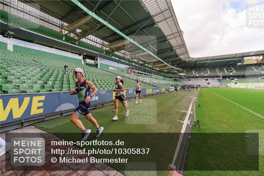 13.09.2026 - 21. swb-Marathon Bremen Michael Burmester http://msf.ph/oto/10305837 13.09.2026 12:57:09 Laufen im Stadion 307, 334, 411, 431, 465, 655, 769, 776, 854, 857, 876, 909, 926, 948, 1010, 1130, 1191, 1254, 1535, 1537, 1601, 1750, 1752, 1809, 1881, 1900, 1972, 2001, 2040, 2046, 2051, 2075, 2122, 2260, 2324, 2371, 2402, 2423, 2473, 2493, 2535, 2604, 2634, 2640, 2671, 2761, 2812, 2903, 2904, 2948, 3051, 3078, 3119, 3182, 3202, 3290, 3319, 3348, 3411, 3450, 3458, 3508, 3514, 3634, 3685, 3690, 3760, 3813, 3866, 3939, 4101, 4135, 4171, 4316, 4319, 4455, 4479 meine-sportfotos.de