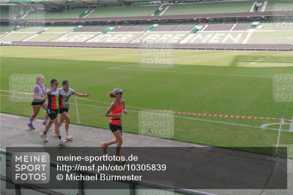 13.09.2026 - 21. swb-Marathon Bremen Michael Burmester http://msf.ph/oto/10305839 13.09.2026 13:37:25 Laufen im Stadion 144, 284, 360, 410, 421, 444, 491, 590, 756, 799, 848, 971, 1015, 1132, 1135, 1279, 1620, 1734, 1762, 1887, 1934, 1951, 2060, 2078, 2227, 2639, 2688, 2772, 2842, 2892, 2939, 3161, 3169, 3178, 3299, 3303, 3408, 3427, 3463, 3498, 3499, 3570, 3573, 3640, 3646, 3731, 3779, 3839, 3919, 3985, 3992, 3993, 4084, 4145, 4210, 4252, 4314, 4416, 4464, 4538, 4767, 4801, 4845, 4939, 5034, 5145, 5166, 5182, 5210, 5332, 5461, 5536, 5679, 170 meine-sportfotos.de