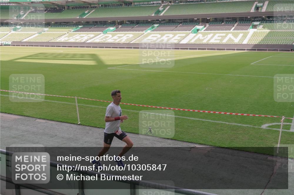 13.09.2026 - 21. swb-Marathon Bremen Michael Burmester http://msf.ph/oto/10305847 13.09.2026 12:05:39 Laufen im Stadion 176, 207, 1231, 1681, 1956 meine-sportfotos.de