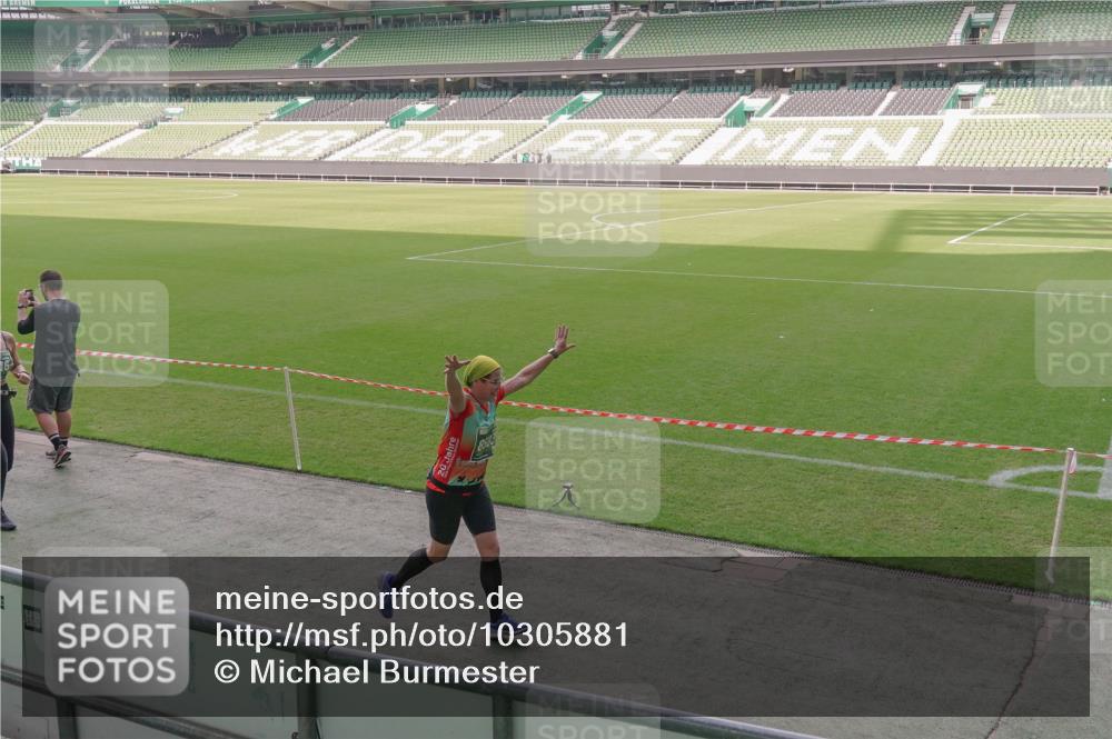 13.09.2026 - 21. swb-Marathon Bremen Michael Burmester http://msf.ph/oto/10305881 13.09.2026 13:37:29 Laufen im Stadion 144, 284, 360, 398, 410, 421, 444, 491, 590, 756, 799, 848, 971, 1015, 1132, 1135, 1279, 1620, 1734, 1762, 1887, 1934, 1951, 2060, 2078, 2227, 2639, 2642, 2687, 2688, 2772, 2842, 2892, 2939, 3161, 3169, 3178, 3299, 3303, 3408, 3427, 3463, 3498, 3499, 3570, 3573, 3640, 3646, 3731, 3779, 3839, 3919, 3985, 3992, 3993, 4084, 4145, 4147, 4148, 4210, 4252, 4314, 4416, 4464, 4538, 4767, 4801, 4845, 4863, 4939, 5034, 5145, 5166, 5182, 5210, 5332, 5461, 5536, 5679, 170 meine-sportfotos.de