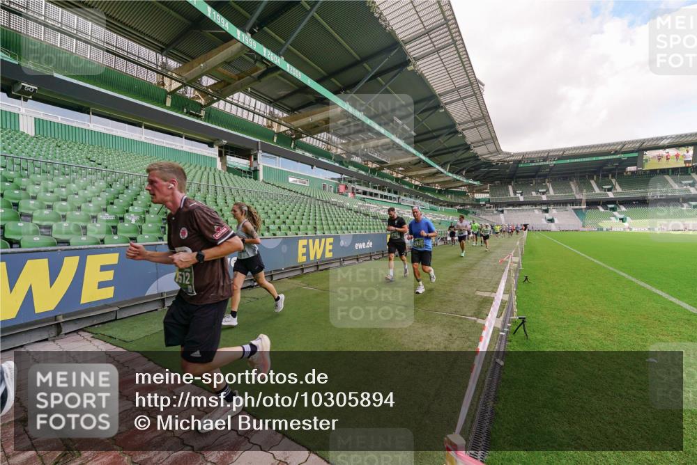 13.09.2026 - 21. swb-Marathon Bremen Michael Burmester http://msf.ph/oto/10305894 13.09.2026 12:57:20 Laufen im Stadion 307, 334, 431, 465, 769, 776, 789, 790, 857, 876, 909, 926, 948, 1010, 1130, 1191, 1199, 1254, 1535, 1601, 1750, 1752, 1809, 1881, 1900, 1972, 2001, 2040, 2046, 2051, 2075, 2260, 2324, 2371, 2397, 2402, 2423, 2473, 2493, 2535, 2634, 2640, 2671, 2761, 2812, 2903, 2904, 2948, 3051, 3078, 3119, 3138, 3182, 3186, 3202, 3290, 3319, 3348, 3411, 3450, 3458, 3508, 3514, 3534, 3634, 3655, 3685, 3690, 3695, 3760, 3813, 3866, 3939, 4101, 4171, 4316, 4319, 4455, 4479 meine-sportfotos.de