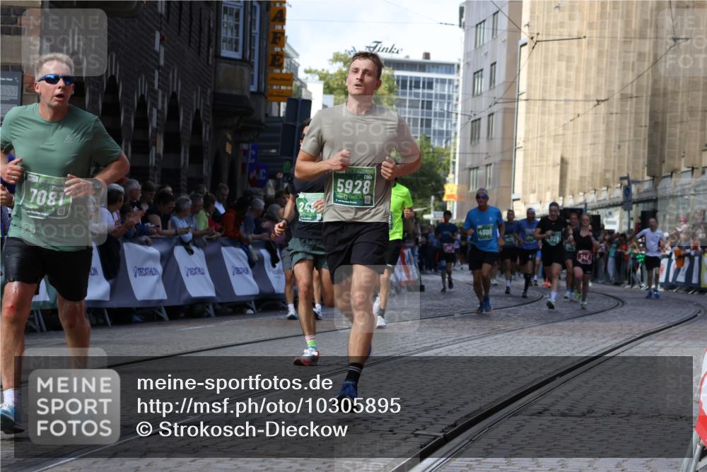 13.09.2026 - 21. swb-Marathon Bremen Strokosch-Dieckow http://msf.ph/oto/10305895 13.09.2026 13:24:13 Ziel 342, 2210, 2288, 2517, 3044, 3642, 4601, 4671, 5011, 5104, 5116, 5146, 5231, 5397, 5623, 6332, 6648, 6772, 7094, 7105, 7216, 7357, 7475, 7761, 8051, 8052, 8290, 10059, 10115, 13007, 13197, 1250, 2295, 2491, 4000, 4559, 5668, 5669, 5929, 6080, 7069, 7081, 7156, 8415, 8784, 9573, 9676 meine-sportfotos.de