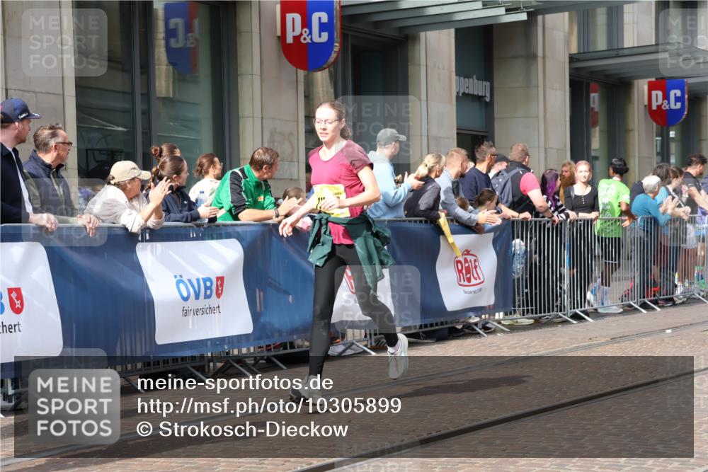 13.09.2026 - 21. swb-Marathon Bremen Strokosch-Dieckow http://msf.ph/oto/10305899 13.09.2026 10:53:20 Ziel 10141, 10174, 10222, 10227, 10478, 10479, 10626, 10684, 10685, 10821, 10838, 10845, 10886, 10905, 11242, 11446, 11489, 11502, 11590, 11596, 11800, 11950, 12056, 12119, 12308, 12331, 12341, 12405, 12492, 13597, 10284, 10448, 10585, 10714, 10757, 10780, 11012, 11168, 11238, 11282, 11379, 11575, 12040, 12170, 12275, 12369, 12398, 12461 meine-sportfotos.de