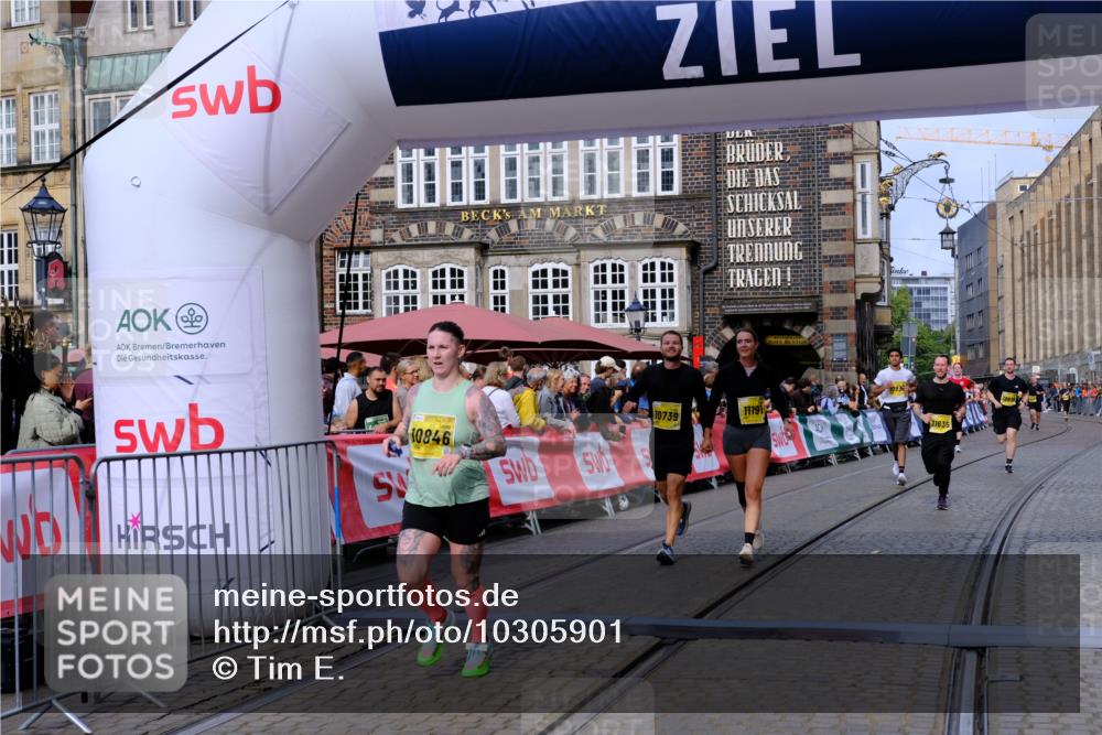 13.09.2026 - 21. swb-Marathon Bremen Tim E. http://msf.ph/oto/10305901 13.09.2026 10:49:42 Ziel 10294, 10655, 10739, 10835, 10846, 10910, 11092, 11191, 11621, 11635, 12376 meine-sportfotos.de