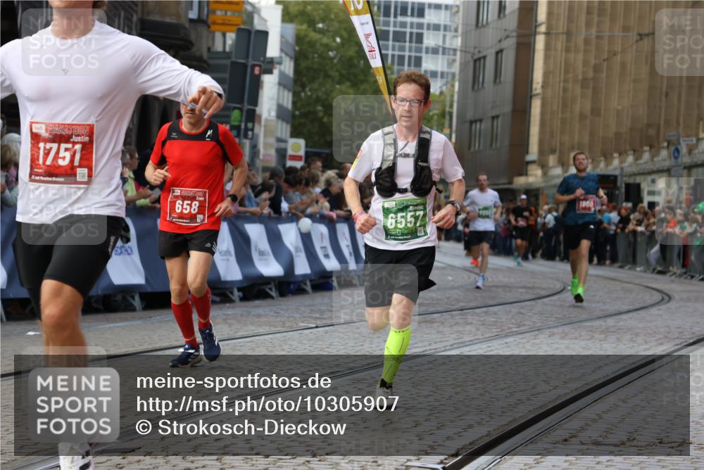 13.09.2026 - 21. swb-Marathon Bremen Strokosch-Dieckow http://msf.ph/oto/10305907 13.09.2026 12:59:41 Ziel 658, 1248, 1508, 1751, 1800, 1993, 2651, 3251, 4096, 8383, 9533, 807, 1320, 1485, 6557, 8850, 9153 meine-sportfotos.de