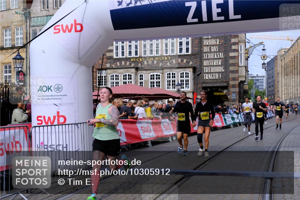13.09.2026 - 21. swb-Marathon Bremen Tim E. http://msf.ph/oto/10305912 13.09.2026 10:49:42 Ziel 10294, 10655, 10739, 10835, 10846, 10910, 11092, 11191, 11621, 11635, 12376 meine-sportfotos.de