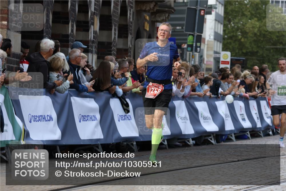 13.09.2026 - 21. swb-Marathon Bremen Strokosch-Dieckow http://msf.ph/oto/10305931 13.09.2026 12:59:43 Ziel 658, 1248, 1751, 1800, 1993, 2651, 3251, 4096, 8383, 9533, 807, 1320, 1485, 8850, 9153 meine-sportfotos.de