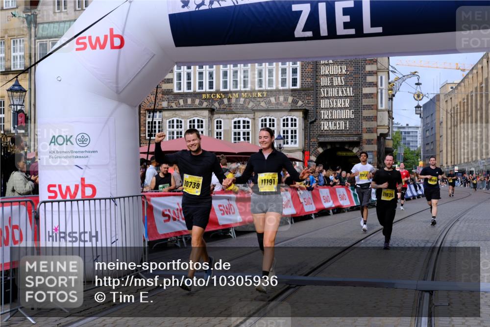 13.09.2026 - 21. swb-Marathon Bremen Tim E. http://msf.ph/oto/10305936 13.09.2026 10:49:43 Ziel 10294, 10739, 10835, 10846, 10910, 11092, 11191, 11621, 11635, 12376 meine-sportfotos.de