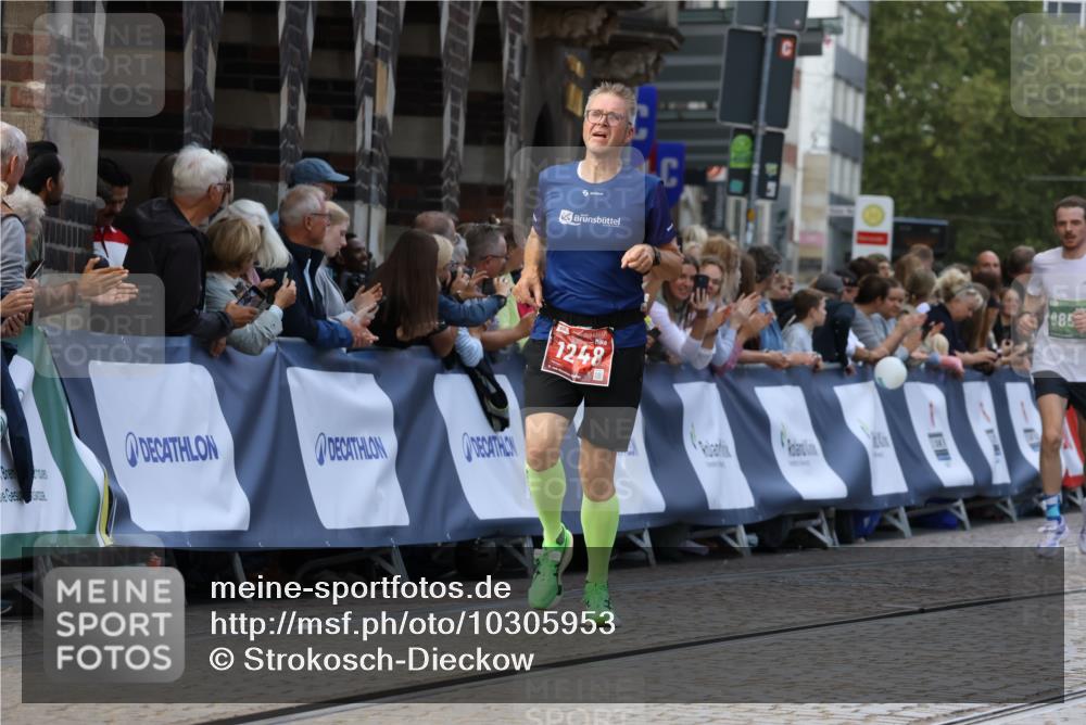 13.09.2026 - 21. swb-Marathon Bremen Strokosch-Dieckow http://msf.ph/oto/10305953 13.09.2026 12:59:43 Ziel 658, 1248, 1751, 1800, 1993, 2651, 3251, 4096, 8383, 9533, 807, 1320, 1485, 8850, 9153 meine-sportfotos.de