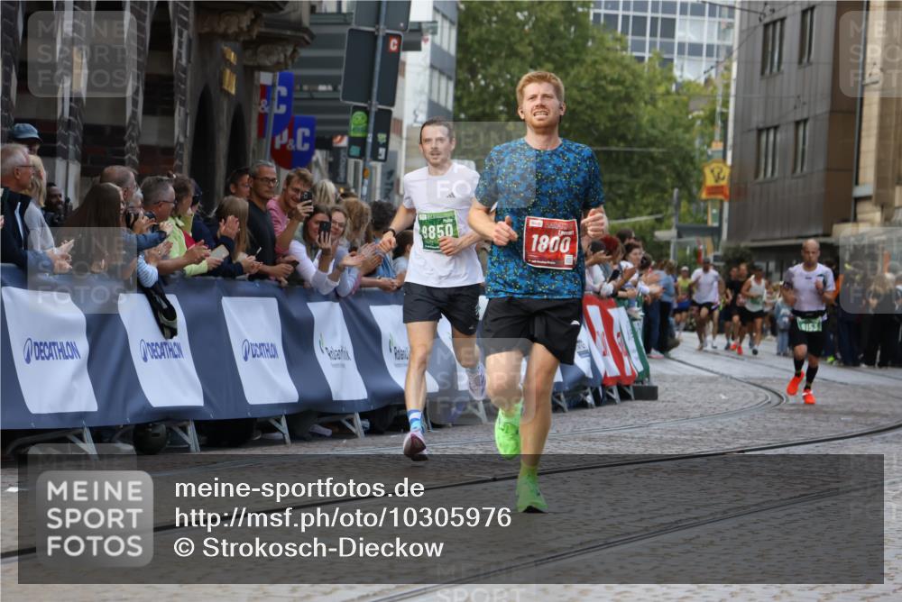 13.09.2026 - 21. swb-Marathon Bremen Strokosch-Dieckow http://msf.ph/oto/10305976 13.09.2026 12:59:45 Ziel 466, 658, 862, 1248, 1800, 1993, 2651, 3251, 4096, 8383, 9533, 807, 1320, 1485, 8850, 9153 meine-sportfotos.de