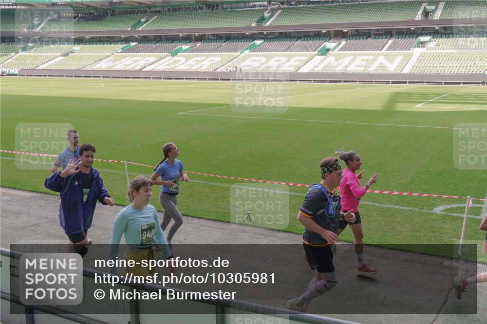 13.09.2026 - 21. swb-Marathon Bremen Michael Burmester http://msf.ph/oto/10305981 13.09.2026 13:37:37 Laufen im Stadion 144, 284, 360, 398, 410, 421, 444, 491, 590, 756, 799, 848, 971, 983, 1132, 1135, 1279, 1620, 1734, 1762, 1887, 1934, 1951, 2060, 2078, 2227, 2376, 2639, 2642, 2687, 2772, 2842, 2892, 2925, 2926, 2939, 3169, 3178, 3299, 3303, 3408, 3427, 3499, 3570, 3640, 3646, 3731, 3779, 3839, 3919, 3985, 3992, 3993, 4084, 4147, 4148, 4210, 4252, 4314, 4416, 4464, 4538, 4767, 4801, 4845, 4863, 4939, 5034, 5138, 5145, 5166, 5182, 5210, 5453, 5461, 5536, 5679, 6309, 170 meine-sportfotos.de