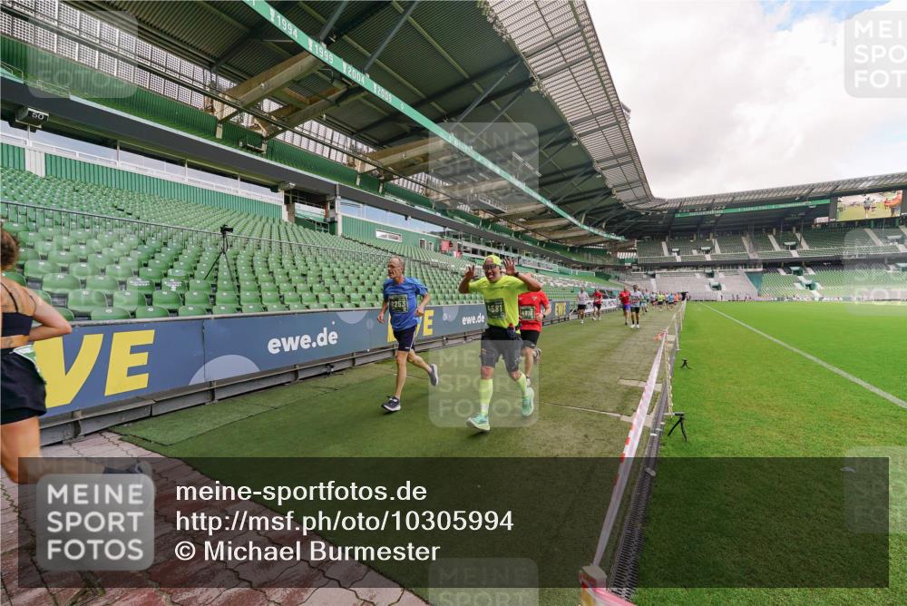 13.09.2026 - 21. swb-Marathon Bremen Michael Burmester http://msf.ph/oto/10305994 13.09.2026 12:57:34 Laufen im Stadion 141, 334, 431, 511, 672, 769, 776, 789, 790, 857, 876, 909, 926, 948, 1010, 1119, 1130, 1191, 1199, 1254, 1281, 1535, 1601, 1642, 1647, 1752, 1809, 1881, 1900, 1933, 1972, 2001, 2040, 2046, 2051, 2075, 2324, 2371, 2397, 2402, 2423, 2473, 2493, 2535, 2634, 2640, 2671, 2761, 2812, 2903, 2904, 2948, 3051, 3078, 3119, 3138, 3148, 3182, 3186, 3202, 3290, 3319, 3338, 3348, 3450, 3458, 3514, 3534, 3560, 3634, 3655, 3685, 3690, 3695, 3760, 3813, 3866, 3933, 3939, 4101, 4316, 4319 meine-sportfotos.de