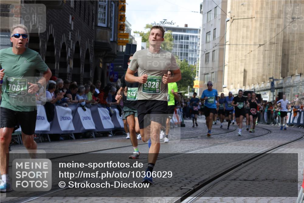 13.09.2026 - 21. swb-Marathon Bremen Strokosch-Dieckow http://msf.ph/oto/10306029 13.09.2026 13:24:13 Ziel 342, 2210, 2288, 2517, 3044, 3642, 4601, 4671, 5011, 5104, 5116, 5146, 5231, 5397, 5623, 6332, 6648, 6772, 7094, 7105, 7216, 7357, 7475, 7761, 8051, 8052, 8290, 10059, 10115, 13007, 13197, 1250, 2295, 2491, 4000, 4559, 5668, 5669, 5929, 6080, 7069, 7081, 7156, 8415, 8784, 9573, 9676 meine-sportfotos.de