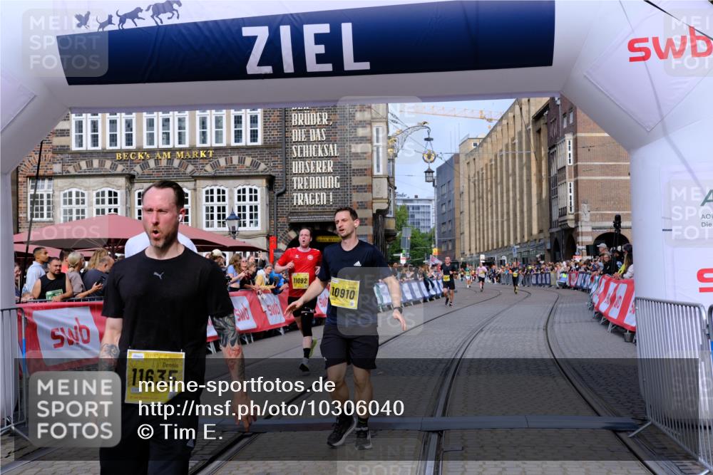 13.09.2026 - 21. swb-Marathon Bremen Tim E. http://msf.ph/oto/10306040 13.09.2026 10:49:47 Ziel 10739, 10835, 10846, 10910, 11092, 11191, 11621, 11635, 11717, 12376 meine-sportfotos.de